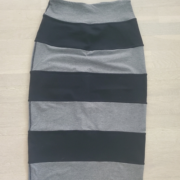 Lululemon Yoga Over Skirt Heathered Grey/Black - Picture 3 of 7